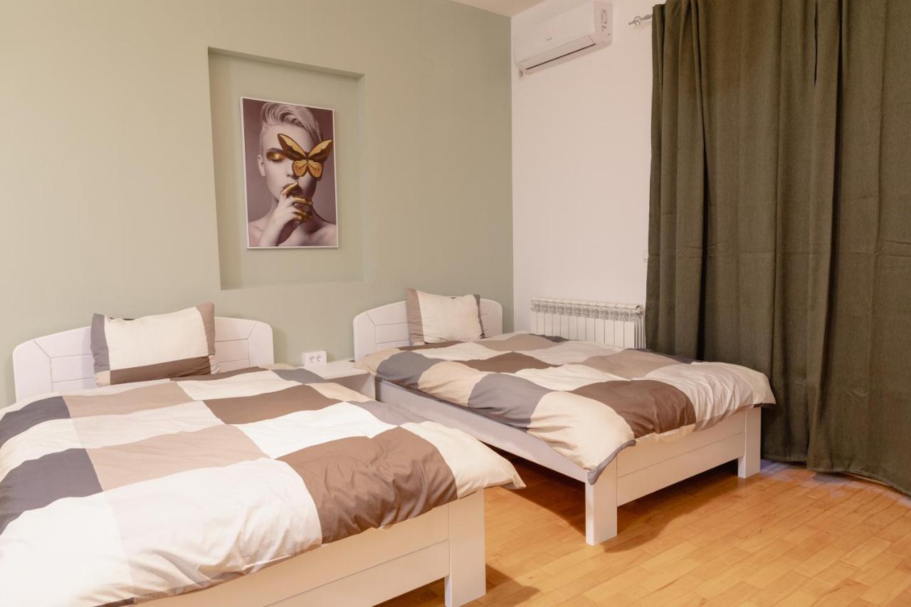 Airmi Hotel Surčin Exteriör bild